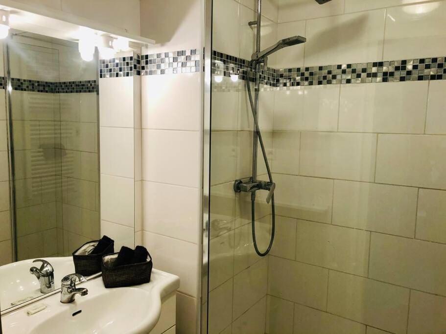 "Beausoleil" T2 Lumineux, Parking, Clim, Wifi Apartment Sete Exterior photo